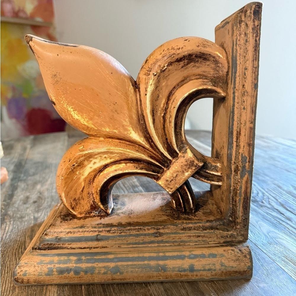 Fleur-de-lis Wood Book Stop - Picture 8 of 11